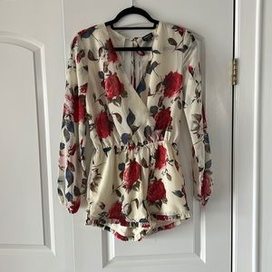 Great romper for spring break, vacation or a night out!